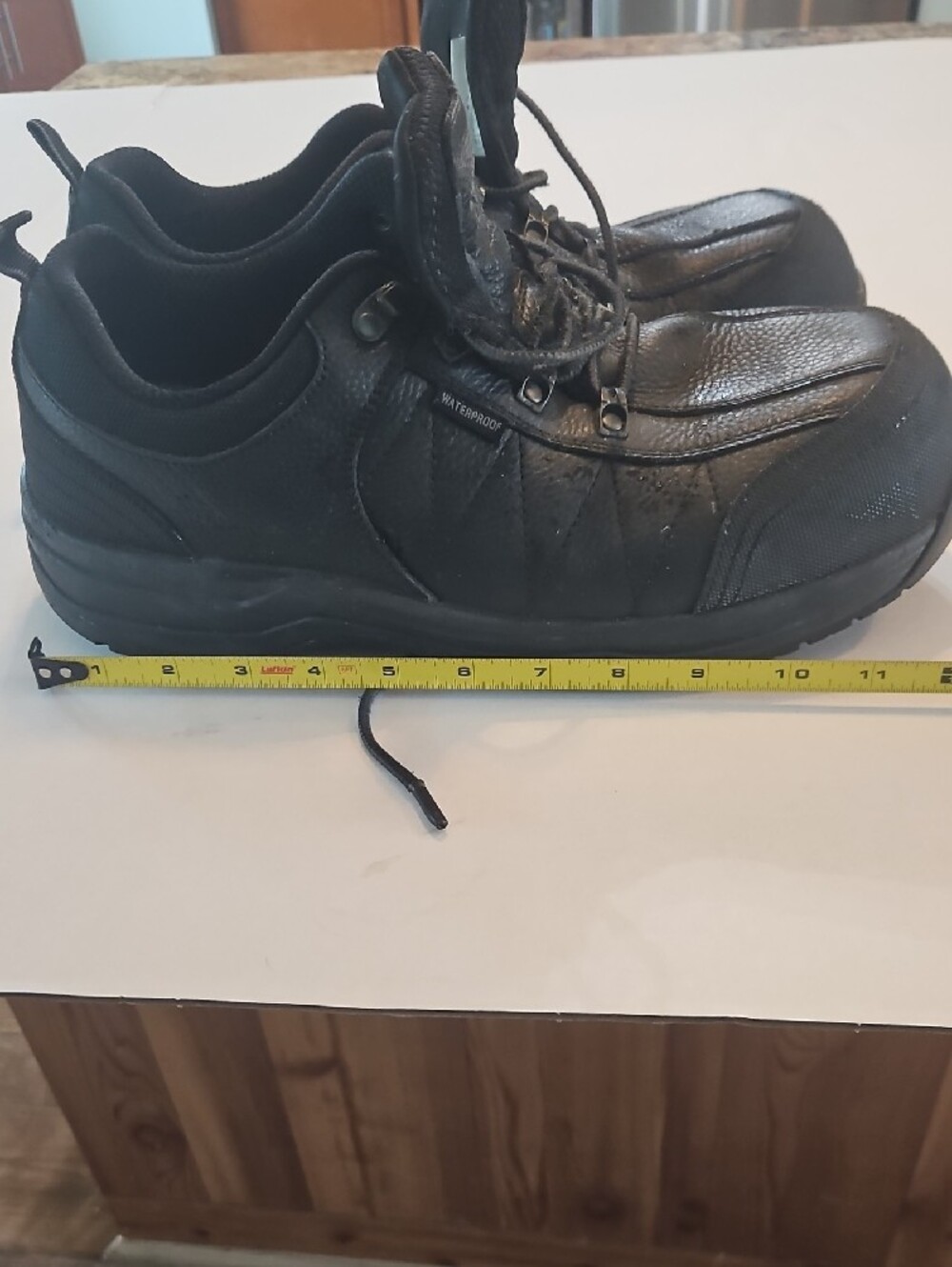 Men's Black Athletic Lace-Up Trail Shoes - Picture 4 of 4